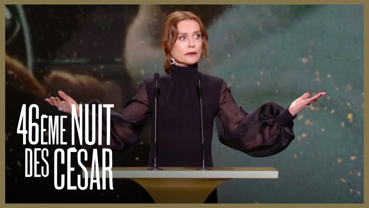 Isabelle Huppert présentant un César.