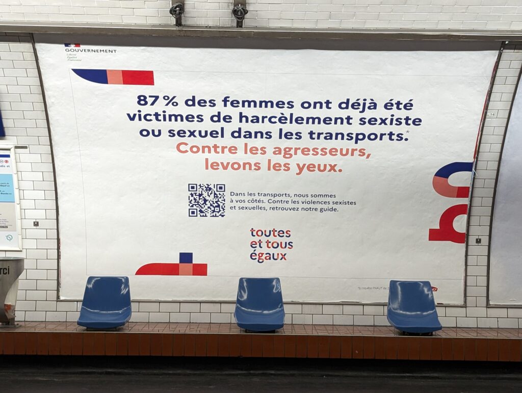 Affiche contre le harcèlement dans les transports en commun