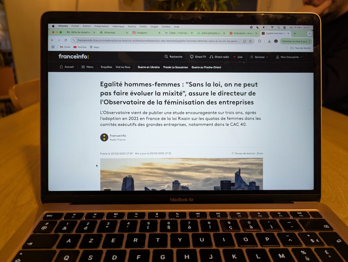 Article de France info intitulé : Egalité hommes-femmes : "Sans la loi, on ne peut pas faire évoluer la mixité", assure le directeur de l'Observatoire de la féminisation des entreprises